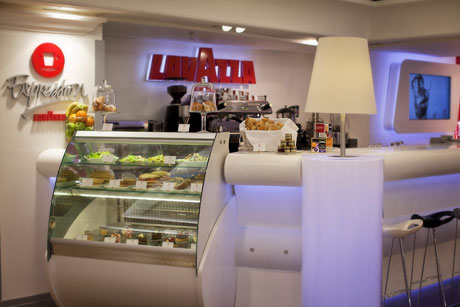 Lavazza, sbarco in UK con 400 coffee shop