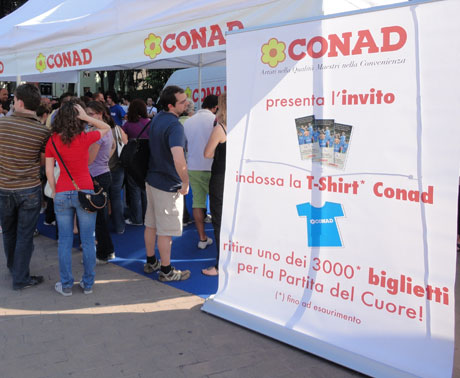 Conad, blu sponsor della Partita del Cuore