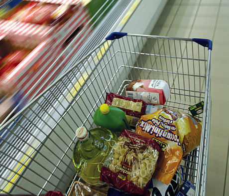 Consumi, flettono i prodotti di base nel I trimestre 2013