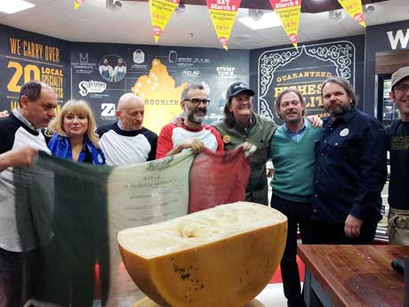 Whole Foods, aperte 600 forme di parmigiano reggiano