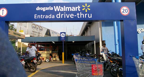 Anche Walmart lancia il supermarket drive-in