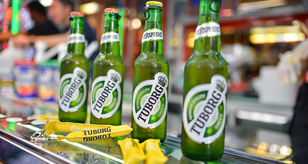 Tuborg, uno strappo per cinque emozioni