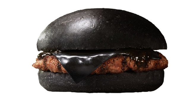 Impazza in Giappone l’hamburger nero di Burger King