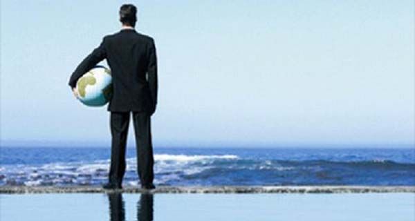 Uomo con globo, Coop per Kyoto. Copacker virtuosi e sostenibilità ambientale.