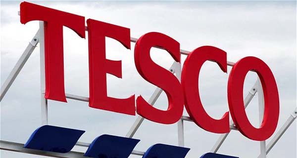 Tesco chiude l’esercizio in profondo rosso