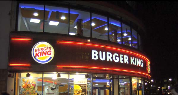 Burger King, la sfida a McDonald’s riparte dall’Italia