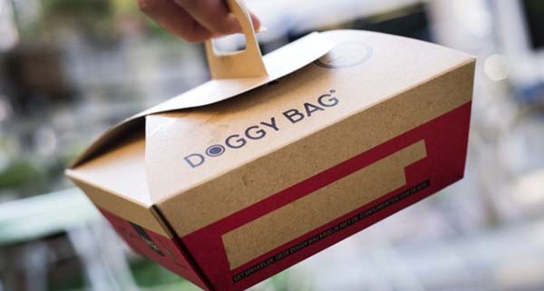Francia, scatta l’obbligo della doggy bag nei ristoranti