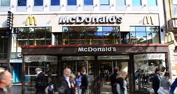 McDonald’s, svolta premium sugli Champs Elysées
