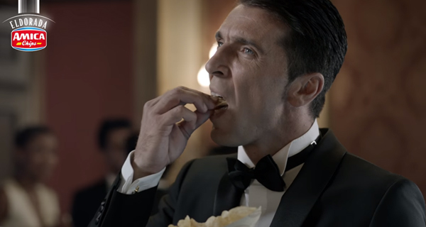 #comeunavolta, nuovo spot Amica Chips con Buffon