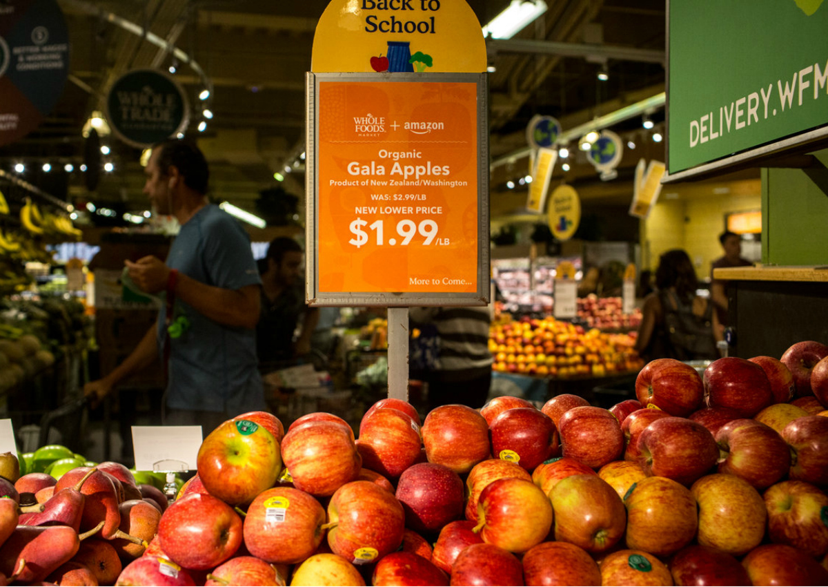 Whole Foods, l’era Amazon comincia con un taglio dei prezzi