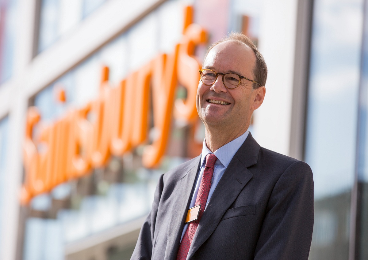 Sainsbury’s – Asda, Mike Coupe è in the money