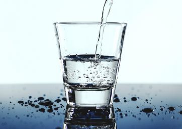 acqua minerale-consumi-gdo-sostenibilità