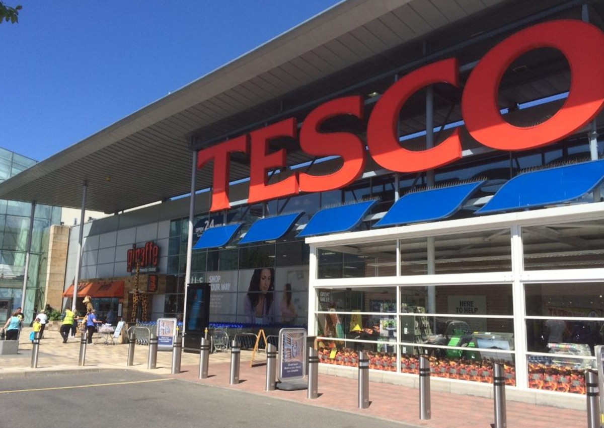 Tesco, il Ceo Dave Lewis lascia