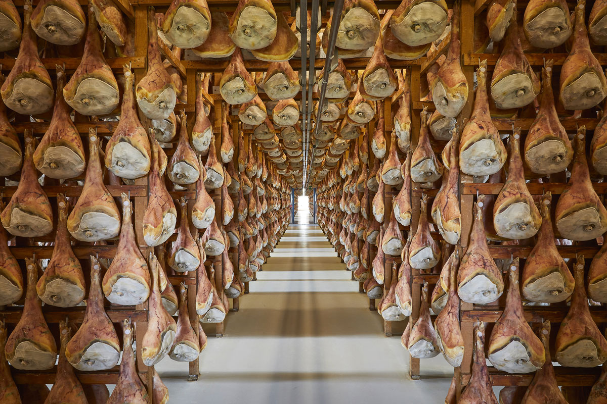 Prosciutto San Daniele, accordo di pegno rotativo tra Consorzio e Intesa