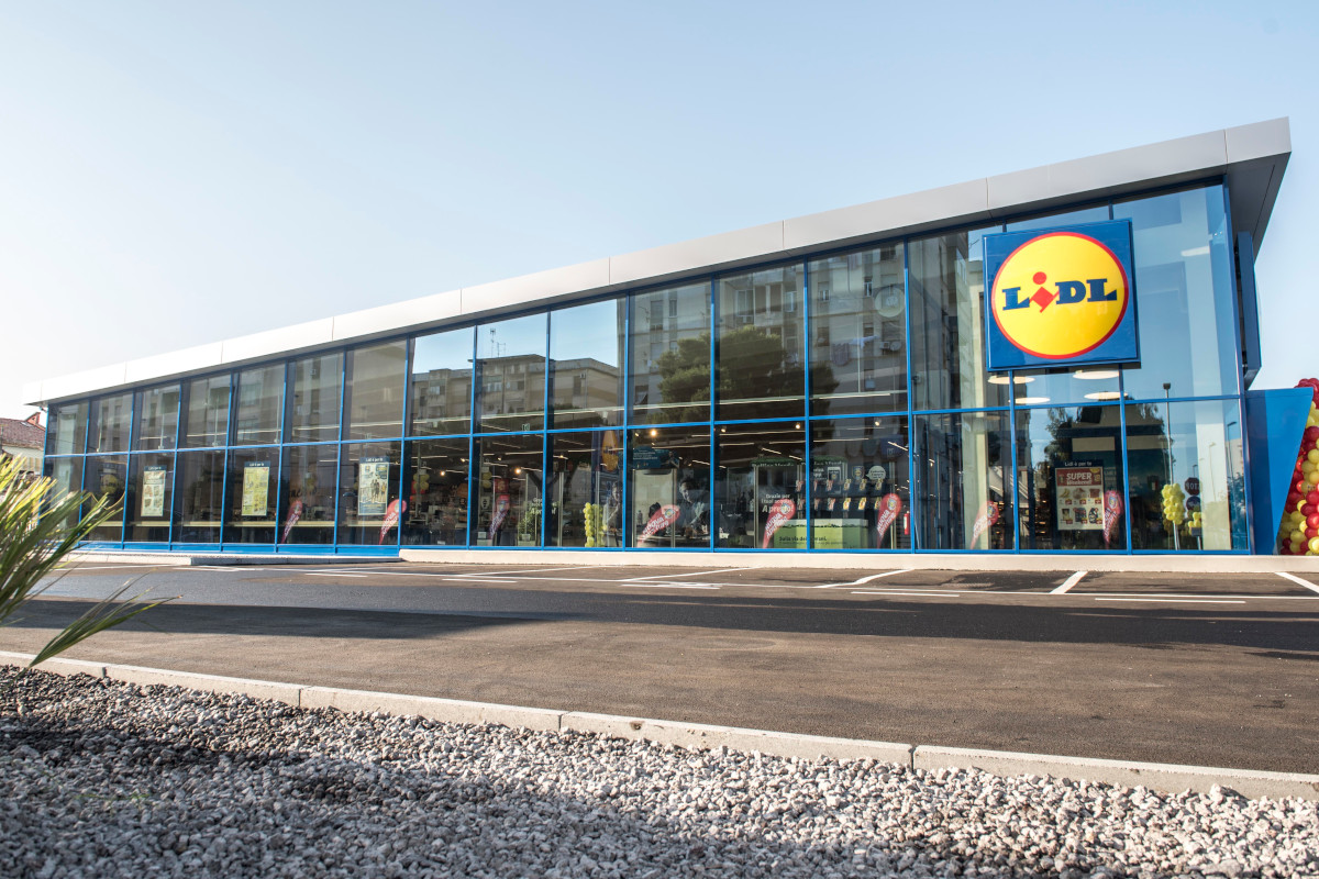 Lidl cambia look a Catania