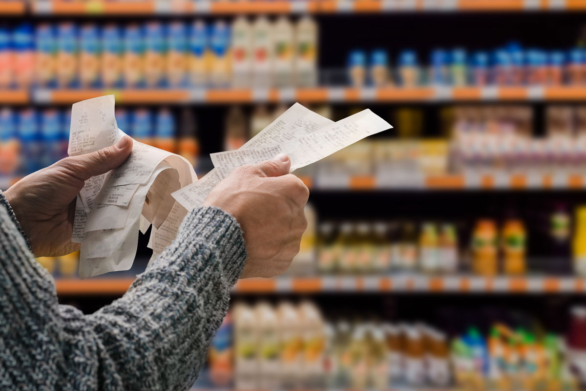 Frutta, cereali, olio e latte: i consumatori li vogliono scontati
