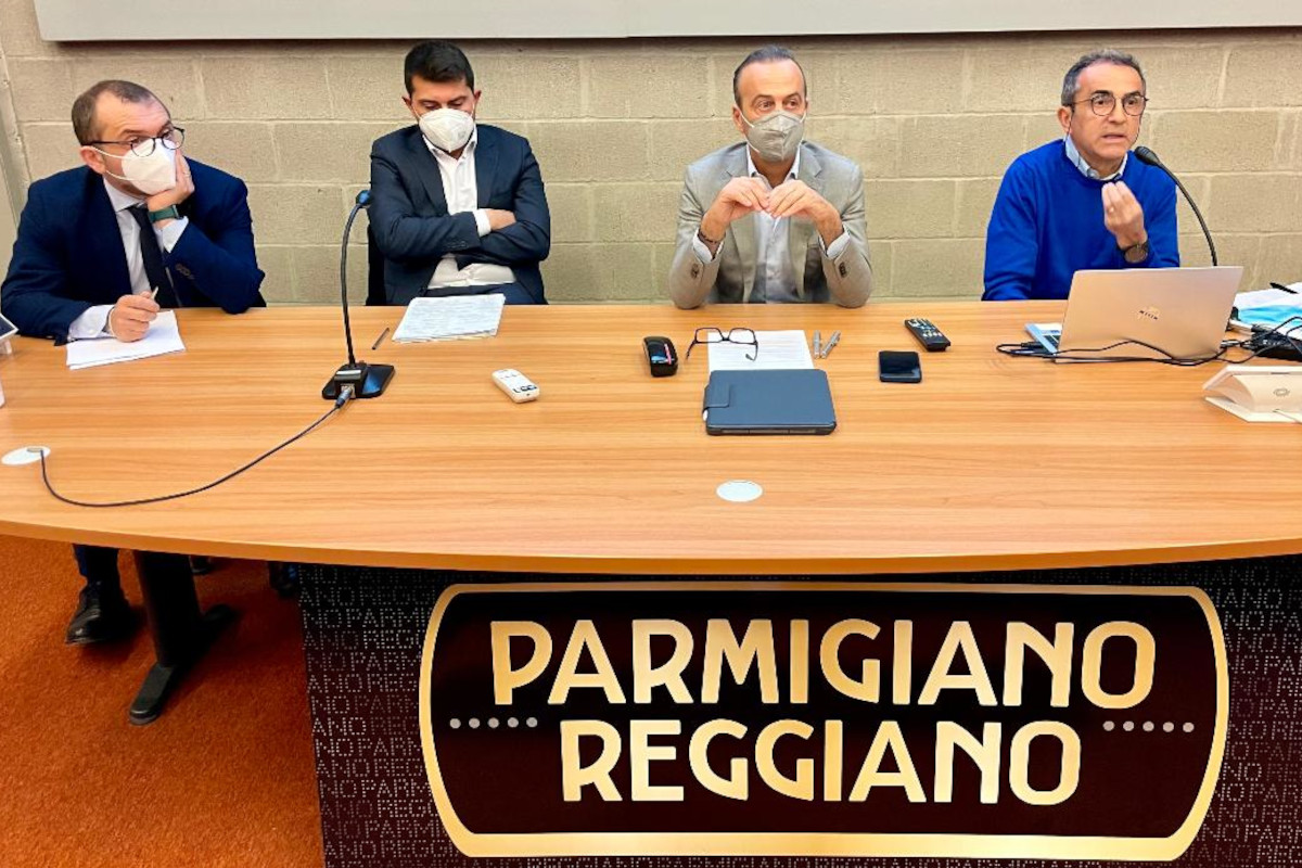 Parmigiano Reggiano, focus su sostenibilità e benessere animale