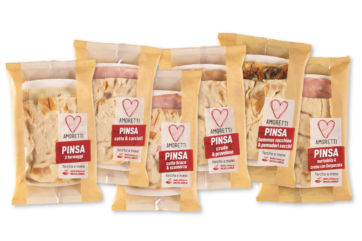 Pinsa Amoretti farcita a mano, vari gusti. Pinsa 3 formaggi, cotto e carciofi, crudo e provolone.