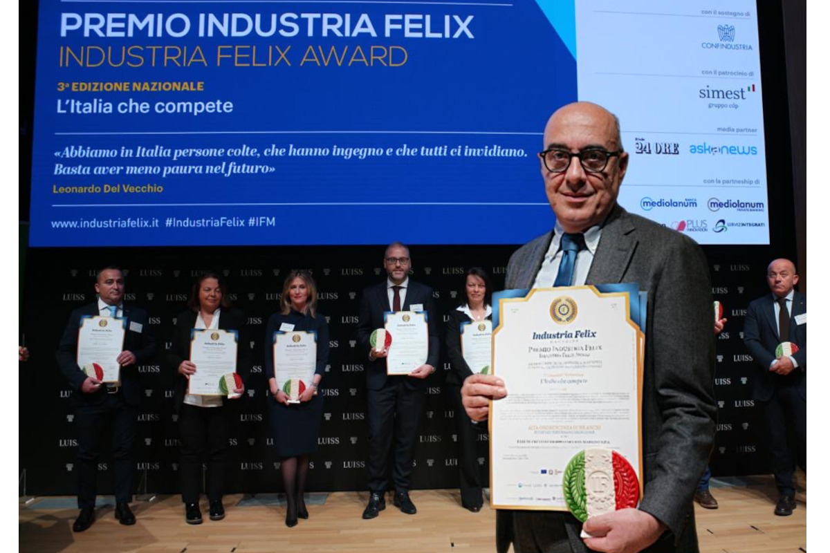De Cecco riceve il premio Industria Felix
