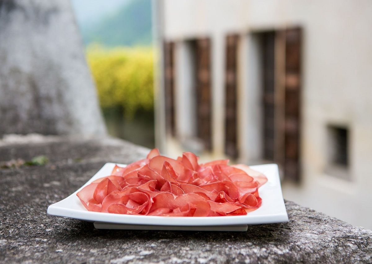 Bresaola della Valtellina, il prezzo frena i consumi