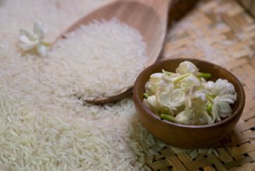 Riso Thai Hom Mali, il miglior riso del mondo. Riso jasmine con fiori di gelsomino.