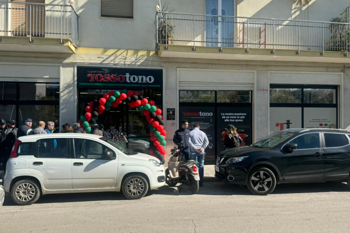 Apulia Distribuzione apre i primi due store a insegna Rossotono