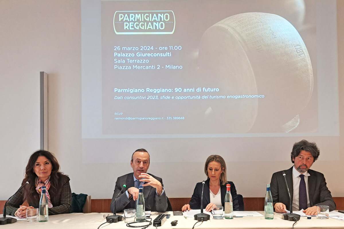 Il Parmigiano Reggiano supera il record di 3 mld € di fatturato